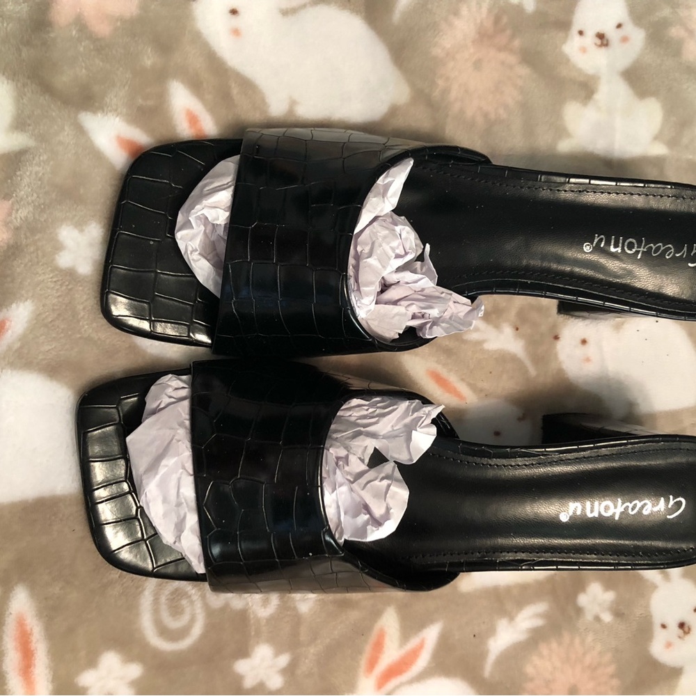 NEW Black Croc-Embossed Women's Slide Sandals